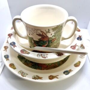 The Tale of Peter Rabbit- Vintage 1967 4pc Child Melanine Dinnerware